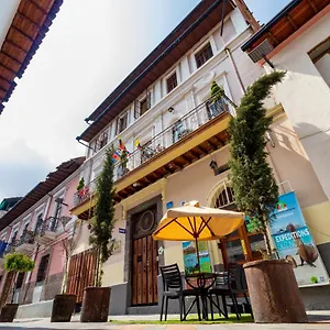 https://friends-hostel.hotelsquito.com