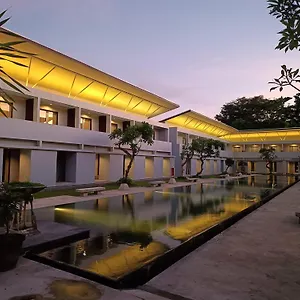 https://guna-graha-kuta.ubudhotelsnow.com
